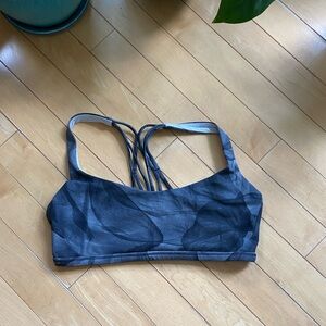 Lululemon free to be sports bra